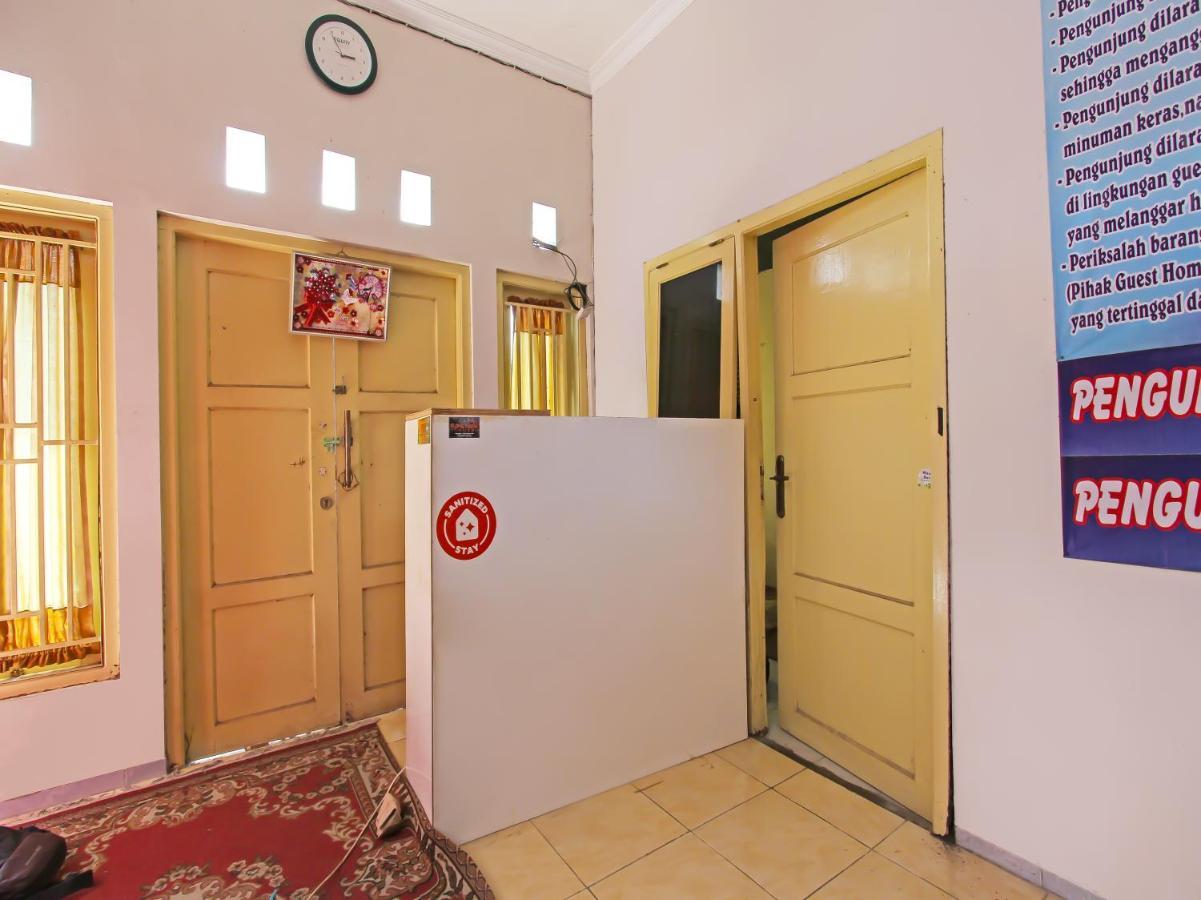 Oyo 3060 Al Fatih Guest House Syariah Tegal  Exteriör bild