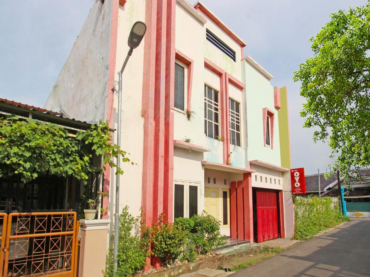 Oyo 3060 Al Fatih Guest House Syariah Tegal  Exteriör bild