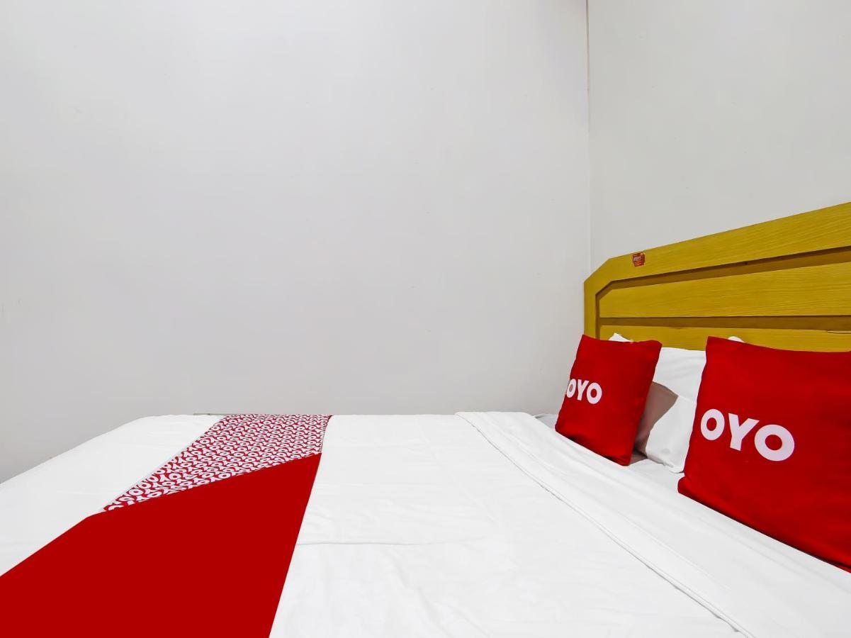 Oyo 3060 Al Fatih Guest House Syariah Tegal  Exteriör bild