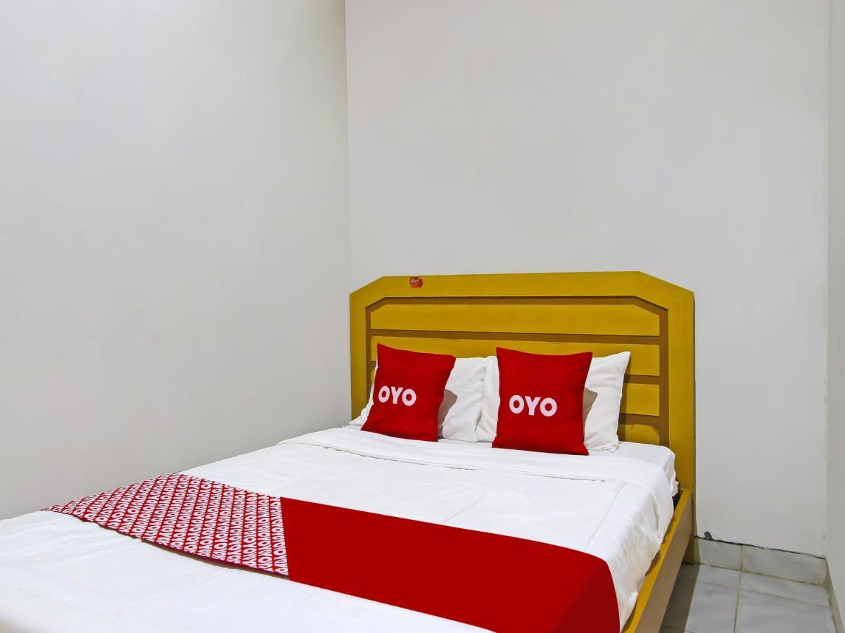 Oyo 3060 Al Fatih Guest House Syariah Tegal  Exteriör bild